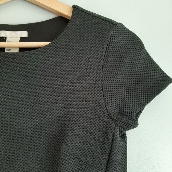 H&M Textural Weave Fabric Crewneck Fitted Mini Dress Black Sz 4 - Picture 7 of 12